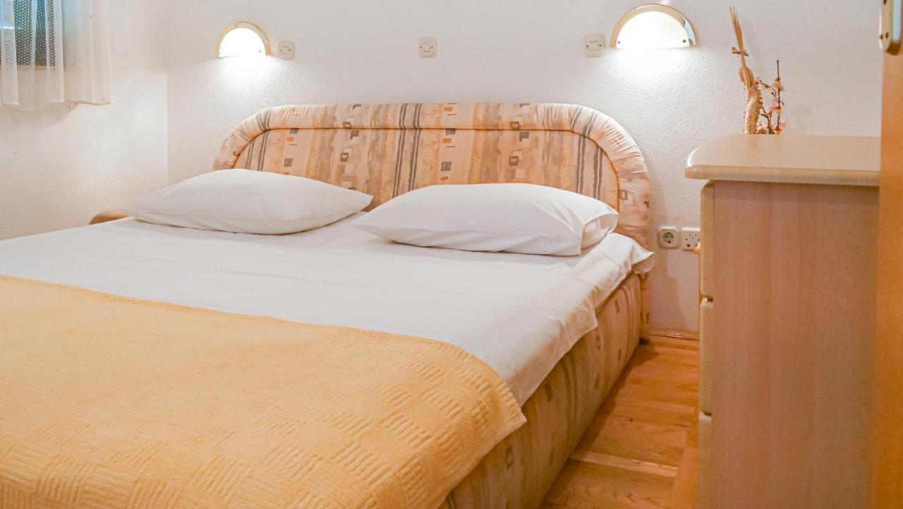 One Bedroom Apartment With Terrace And Seaview - B Sevid Zewnętrze zdjęcie
